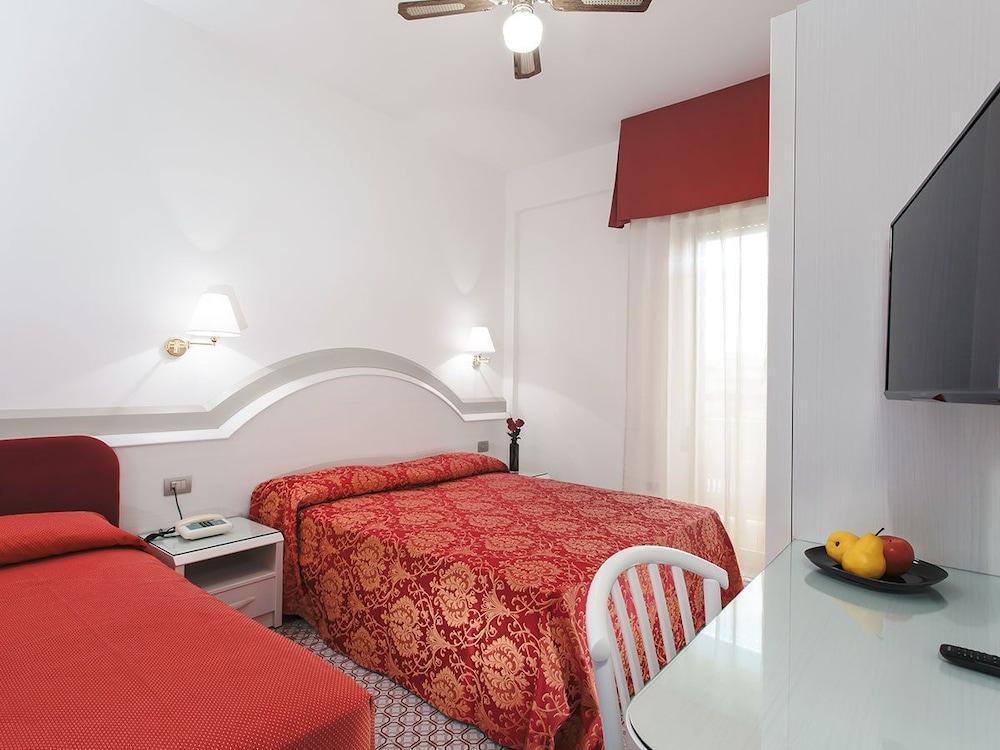 Hotel Caravelle Cesenatico Εξωτερικό φωτογραφία